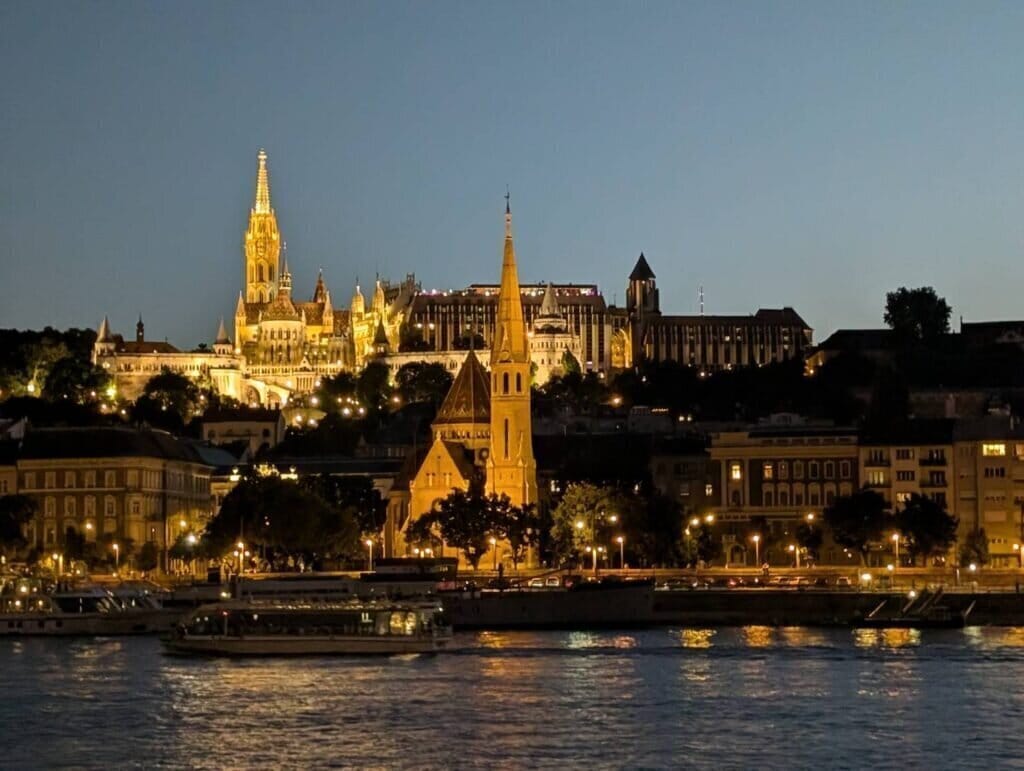 【歐洲跨國旅遊規劃】|第一次去自由行，為何選擇中東歐？最適合上班族的性價比與特色的完美結合