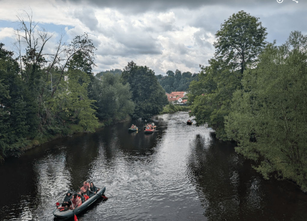 【捷克CK小鎮攻略】| 自助必看：1日&2日行程搭配景點地圖，沒導覽團也輕鬆玩