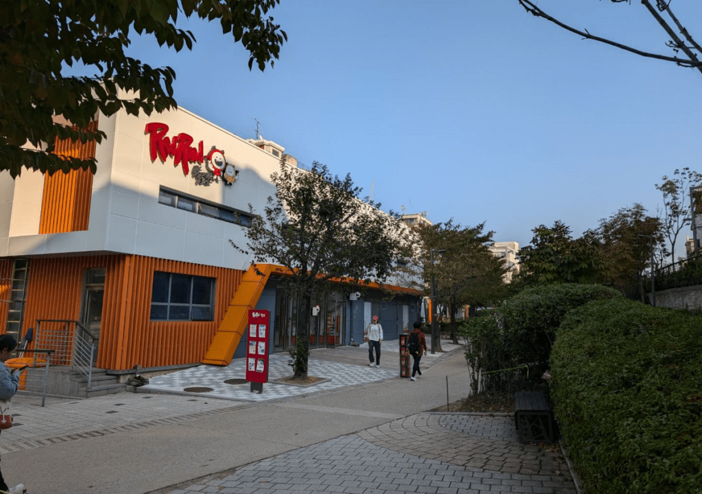 【首爾弘大逛街攻略】| 男生必看：5大必逛品牌/歐巴剪髮/豪邁必吃，帶男友就看這篇！