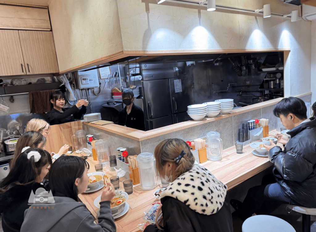 【薄野深夜美食】|輝風拉麵：湯頭超濃郁重口味的拉麵，而且又平價。