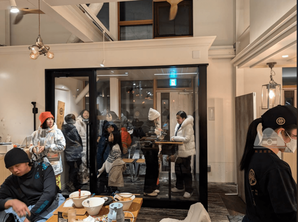 【北海道星野美食推薦】|營火蟲之街：最平價美味拉麵&最美雪景關東煮，Buffert外的好選