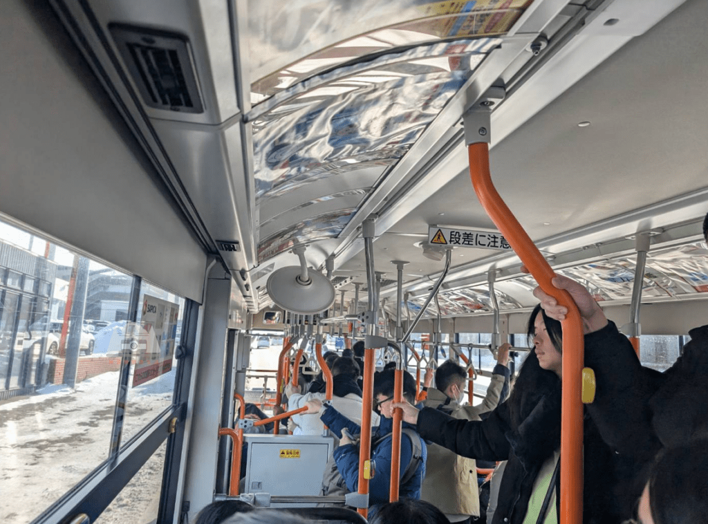 【2025北海道三井outlet交通】|實測圖解：月台&班次&票價更新，從札幌市區與新千歲機場出發