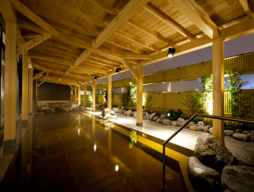 【2025新千歲機場攻略】|樓層地圖詳解：一圖逛免稅店，哆拉A夢空中樂園，看電影泡溫泉！