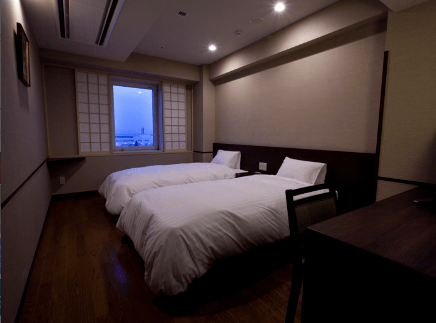 【2025新千歲機場攻略】|樓層地圖詳解：一圖逛免稅店，哆拉A夢空中樂園，看電影泡溫泉！