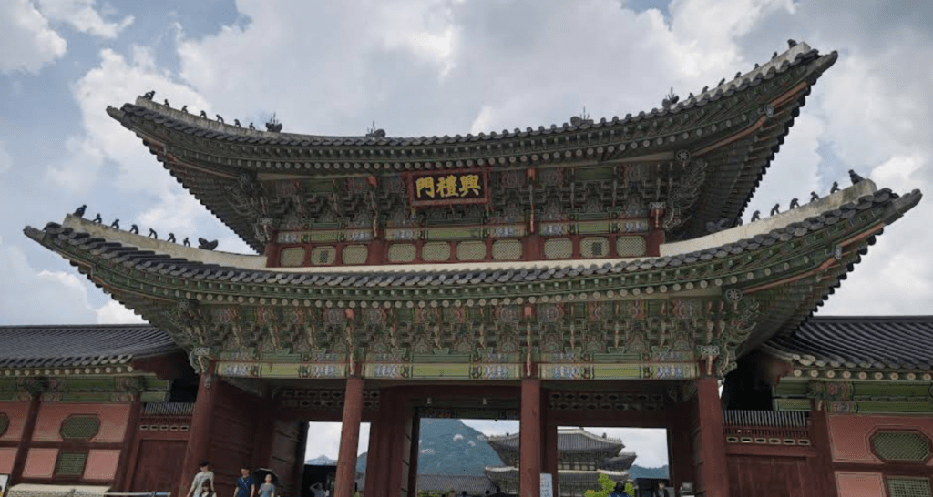 【2025景福宮攻略】|景點地圖：如何參觀路線與男女韓裝建議，拍出大片