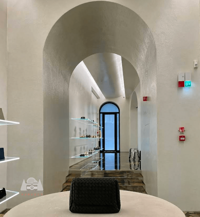 【2025羅馬西班牙廣場攻略】|精品地圖：買完精品，看西班牙階梯、破船噴泉