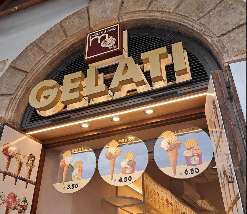 【2025特雷維噴泉攻略】|羅馬許願池：挑戰羅馬網美照，隨時都是人山人海！