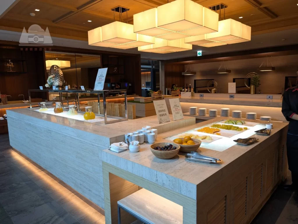 【2025桃園喜來登誠實開箱】|行政酒廊超推：房間舒適但公設不要期待