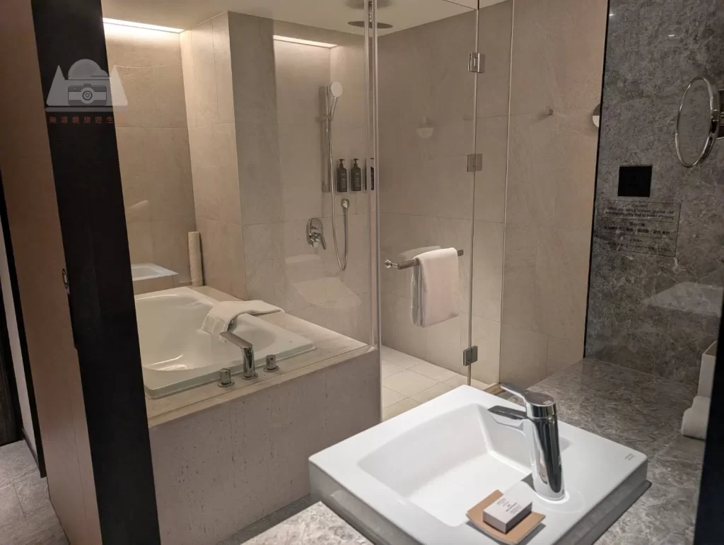 【2025桃園喜來登誠實開箱】|行政酒廊超推：房間舒適但公設不要期待