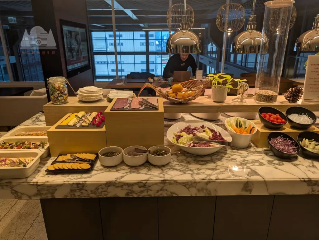 【2025桃園喜來登誠實開箱】|行政酒廊超推：房間舒適但公設不要期待