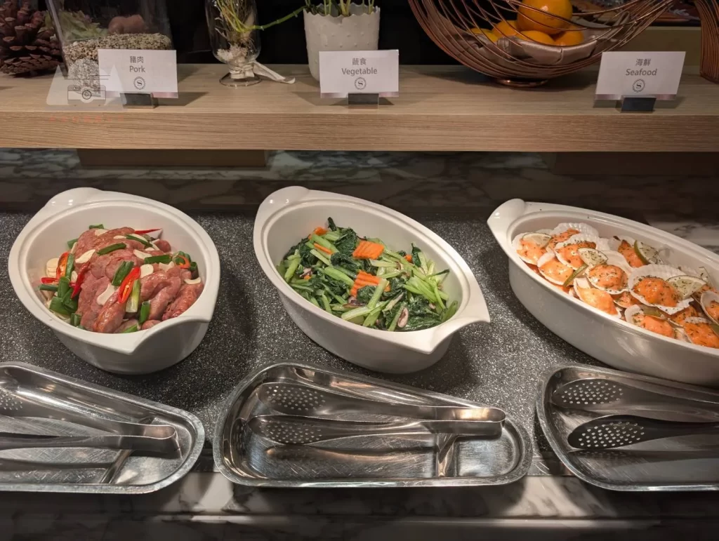 【2025桃園喜來登誠實開箱】|行政酒廊超推：房間舒適但公設不要期待