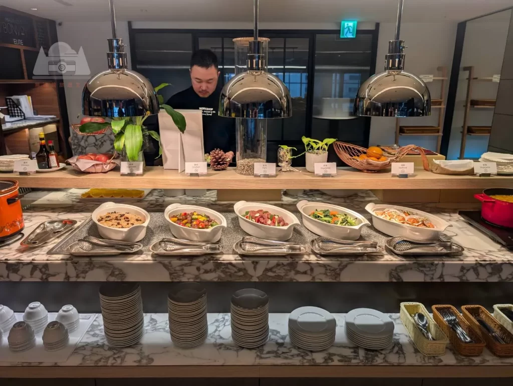 【2025桃園喜來登誠實開箱】|行政酒廊超推：房間舒適但公設不要期待