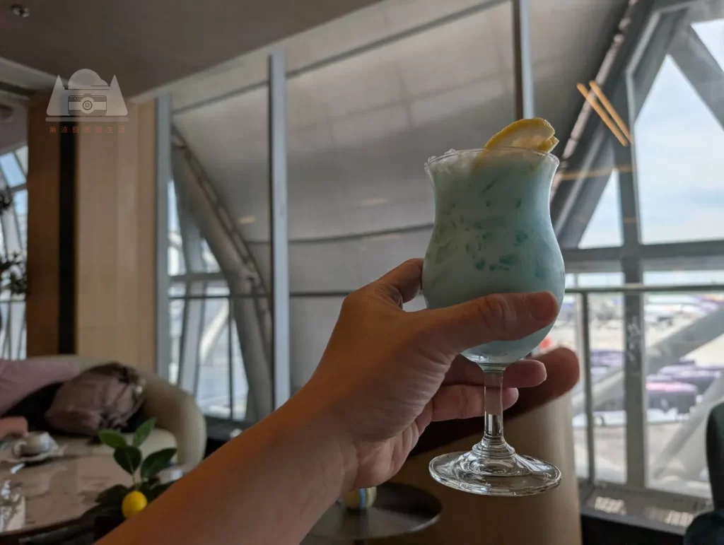 【曼谷機場最棒貴賓室】|  Coral Finest Business Class Lounge：免費按摩和調酒喝到飽，超級值得！