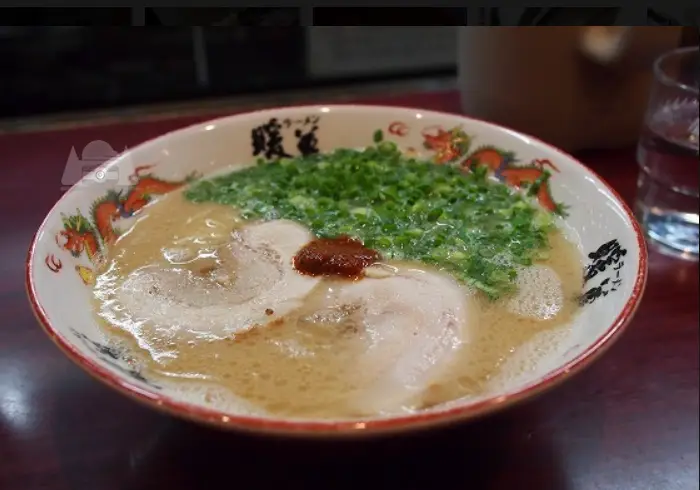 【2025福岡必吃美食】| 實測12家拉麵：口味分類&濃淡表格，看完這篇再去吃！